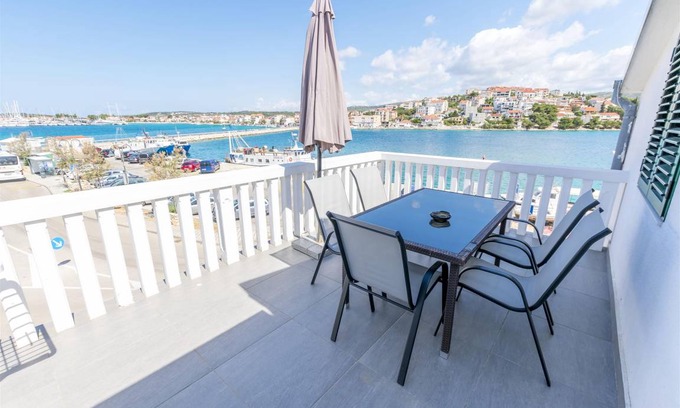 Rogoznica Apartment | 80 m² Apartment ∙ 2 bedrooms ∙ 6 guests