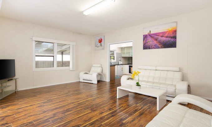 Sunderland Bay House | 9 Anglers Road, Sunderland Bay - Quiet area close to surf beaches