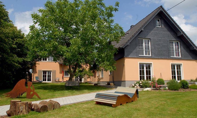 Kirchberg Apartment | 90 m² Apartment ∙ 3 bedrooms ∙ 4 guests