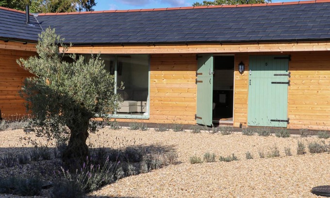 Aldermaston Wharf Cottage | 90 m² Cottage ∙ 1 bedroom ∙ 2 guests