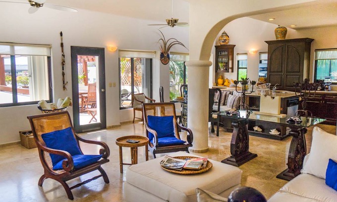Downtown Condo | 93 m² Condo ∙ 2 bedrooms ∙ 5 guests