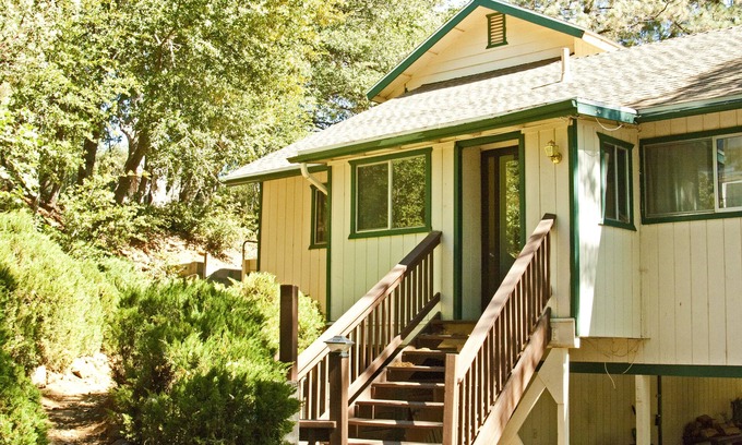 Julian House | A Beautiful And Serene Lake View House