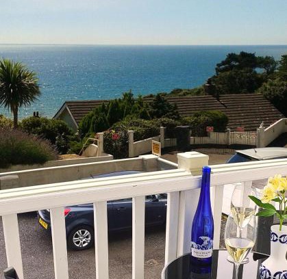 Boscombe Apartment | A Beautiful Apartment with Stunning Sea Views & Private Balcony