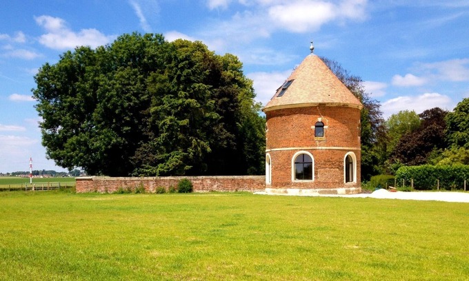 La Neuville Chant d'Oisel Cottage | A Dovecote in the countryside