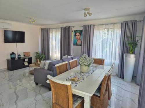 Greater Johannesburg Metropolitan Area Apartment | A&F Cottage with pool n braai