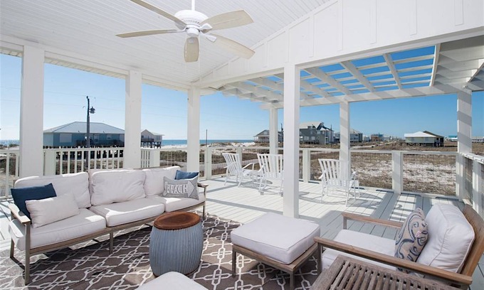 Southpointe House | A Little Bit of Heaven Beach Home Minutes Away from the Gulf