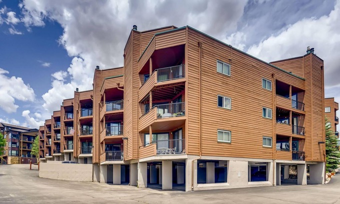 Dillon Condo | A-mp216 by Book by Owner