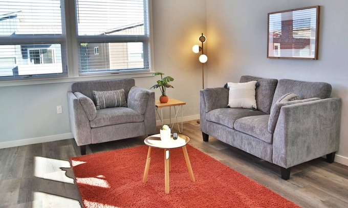 Boise Villa | A park-like setting between the BRAND NEW homes provides a way to relax and meet the neighbors.
