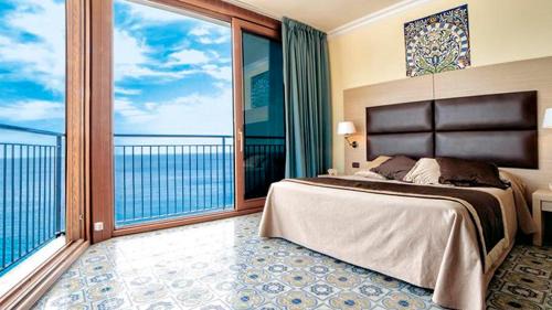 Mazzaro Apartment | A Picco sul Mare