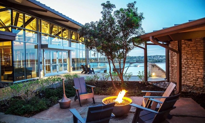 Lakeway Hotel | A Place You'll Surely Enjoy! 3 Convenient Units, Outdoor Pool!