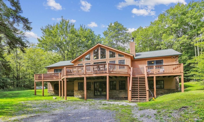 Canaan Heights House | A Rare Mountaintop Retreat That Truly Has It All