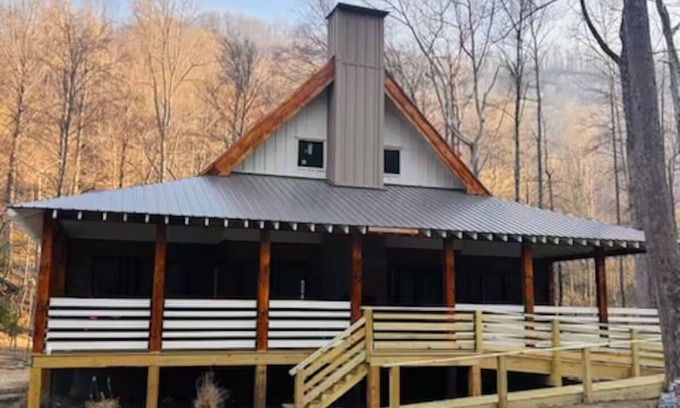 Saluda Cabin | A River Runs Through It.