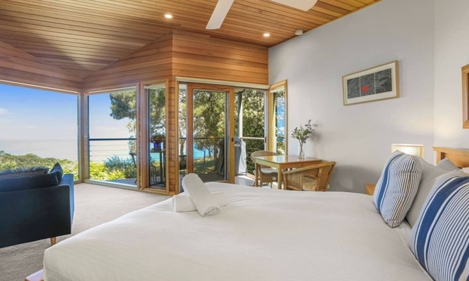 Wongarra Apartment | A Room With A View - Westward