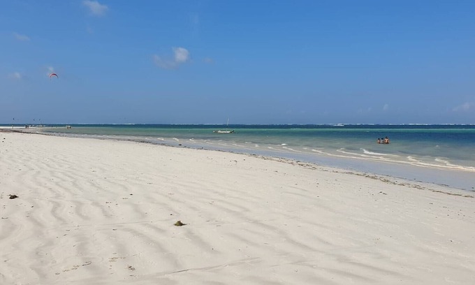 Galu Beach Hotel | A Sentimental Villa With a Swimmingpool Near Beach