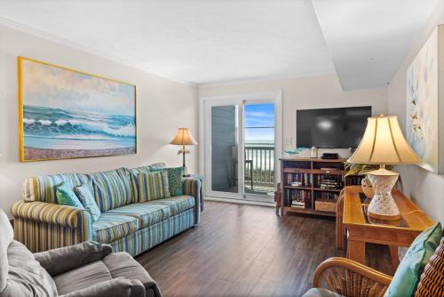 North Myrtle Beach Apartment | A Summer Place Unit B8 is Small Dog Friendly and oceanfront in Cherry Grove