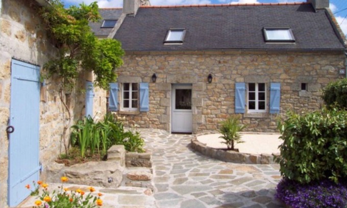 Poulgoazec House | A4158 - HOUSE WITH CLOSED GARDEN AND 1KM FROM KERNISY BEACH