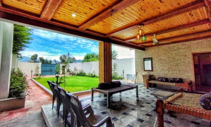 Mingora Apartment | ABA Shah Guest House Skardu by Khan Familia
