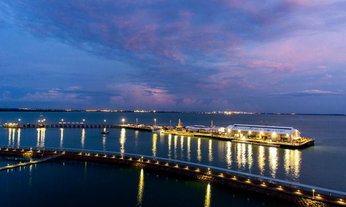 Darwin City Centre Apartment | Absolute Waterfront - Tropical Aurora Top Floor Over The Water