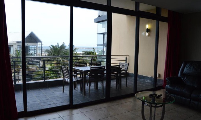Durban Point Apartment | Accommodation Front - Deluxe 6 Sleeper with Rooftop Pool