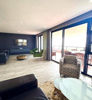 Durban Point Apartment | Accommodation Front - Spacious 6 Sleeper Across Ushaka