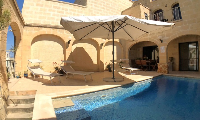 Xaghra Bed & Breakfast | Ad Hoc B&B