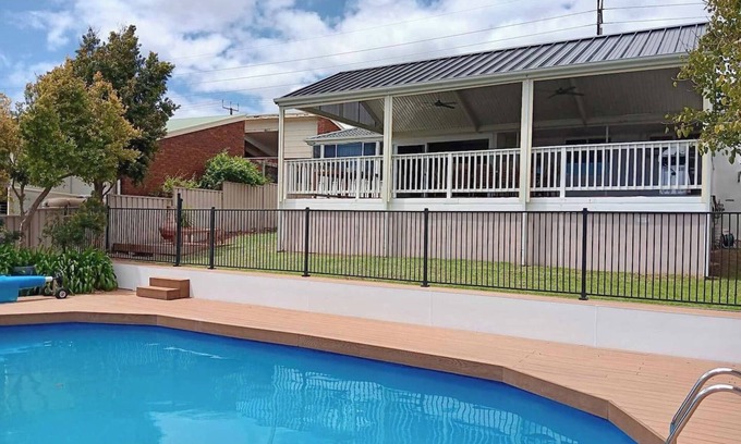 Seaview Downs House | ADELAIDE SUNSET POOL HIDEAWAY | Seaview Downs 4BR | Pool, Views, Sleeps 14, Pet Friendly