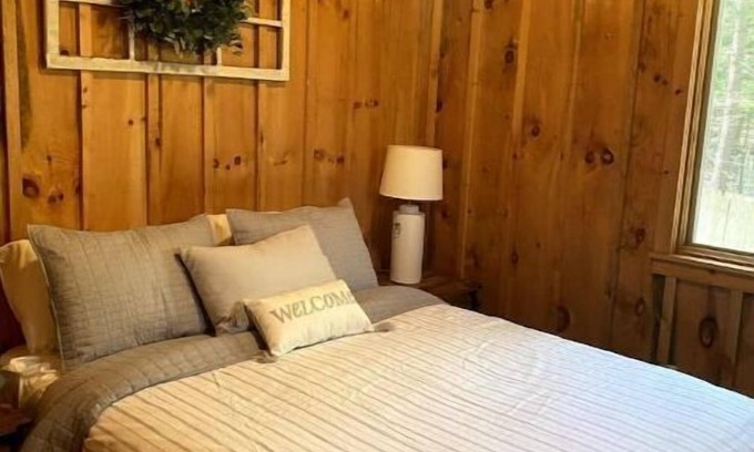 Mayfield Cabin | Adirondack Getaway at The Great Sacandaga Lake