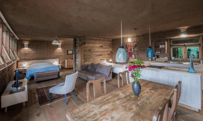 Valle de Bravo Ski Chalet | Adobe Loft In The Forest