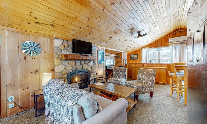 Gilford Cottage | Adorable cottage with a full kitchen, gas fireplace, pool, koi pond, & gazebo