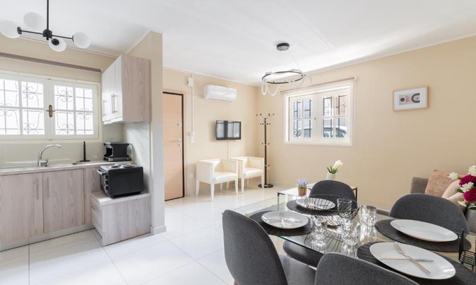 Alimos Apartment | AIOLOS COZY alimos center APARTMENT near the sea