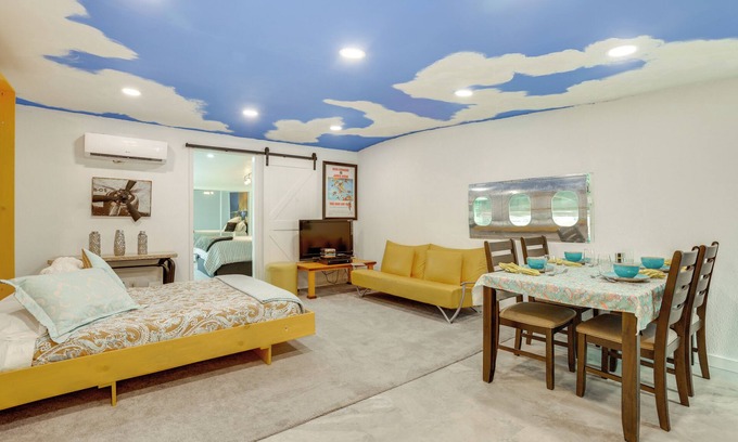 New Waverly Apartment | Aircraft Tours! Fly-In Hangar Apt in New Waverly