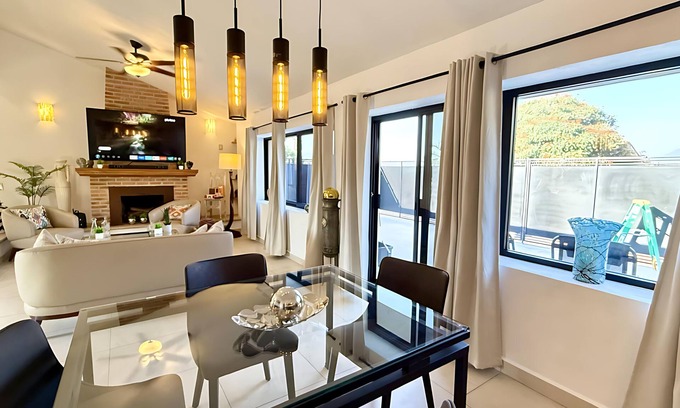 San Antonio Tlayacapan House | Ajijic Modern 1 Bedroom Home -walk To Everything -patio -gym -pickleball Court