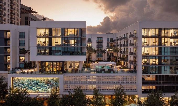 Downtown West Palm Beach Hotel | AKA West Palm