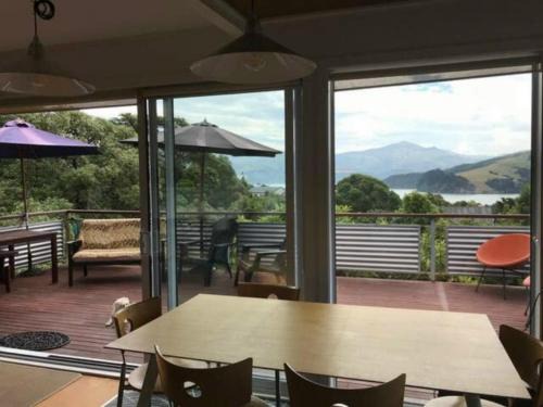 Akaroa House | Akaroa Sunshine Views and Spa Pool !