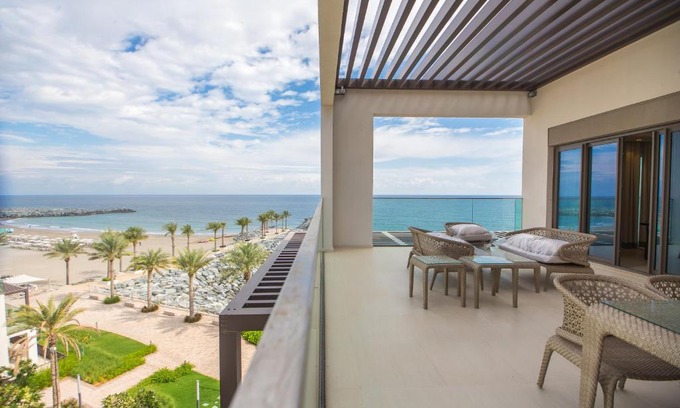 Al Kubus Apartment | Al Aqah Luxury Apartment w/ Sea Views at Address Residences