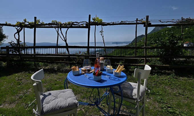 Musaga Ski Chalet | Al Pos by Theater Home, with marvellous lake view