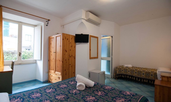 Ischia Porto Hotel | Albergo Macrì