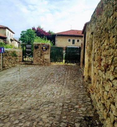 Santillana del Mar Hostel | Albergue Gándara