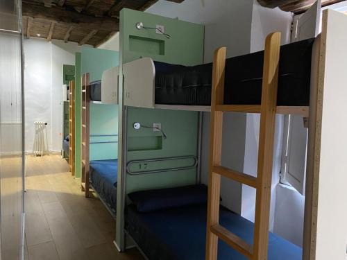 Arzua Hostel | Albergue O Santo