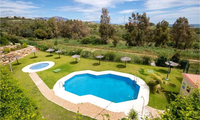 Puerto de la Duquesa Apartment | Alboran Hills
