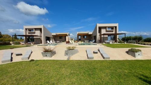 Mantzavinata Villa | Alekos Beach Houses-Profilio's Villas