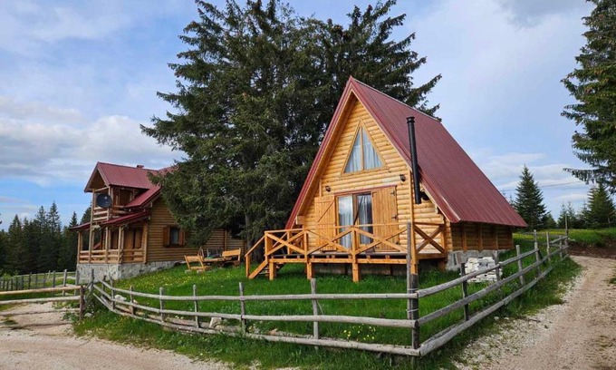Zabljak Ski Chalet | Aleksa’s chalet
