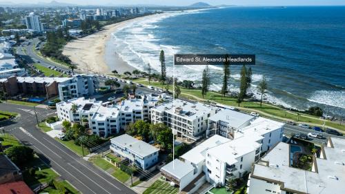 Alexandra Headland Apartment | Alex Beachside Pet Friendly 2 Bed Apartment