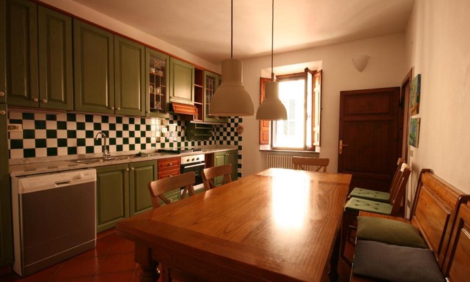 Castagneto Carducci Apartment | Alexandra appartamento in borgo