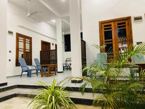 Pottuvil Division 2 Hotel | Alice Rest Arugambay