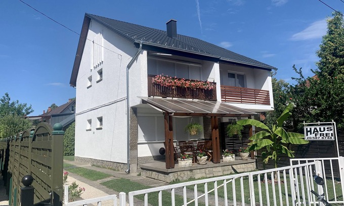 Balatonboglar Apartment | Alkotmány Apartment in Strandnähe