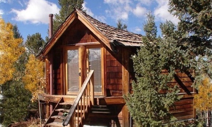 Cripple Creek Cottage | All Fees Included-Romantic Mountain Getaway Honeymooner Cozy Cottage w/Hot tub.