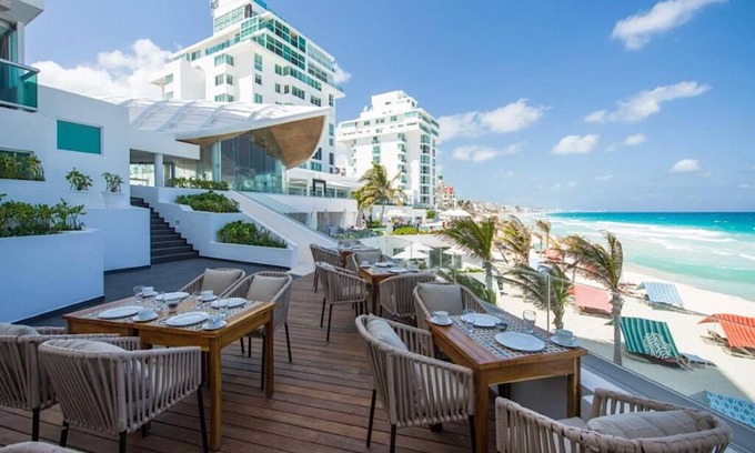 Punta Cancun Apartment | All inclusive Ocean view Cancun hotel room