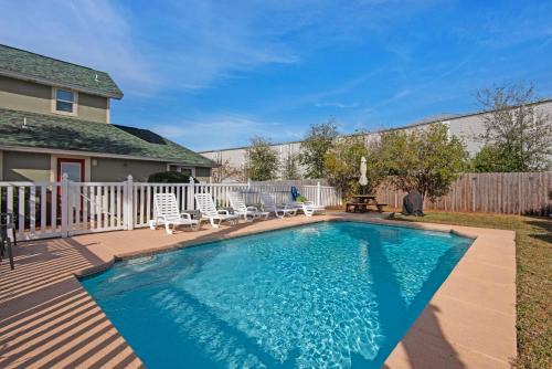 Miramar Beach House | Aloha Cottage