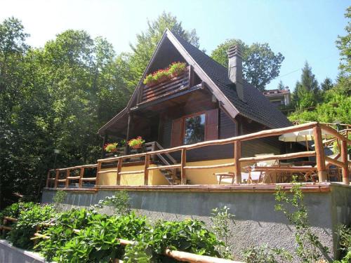 Cutigliano Ski Chalet | Alpine Getaway in Tuscany